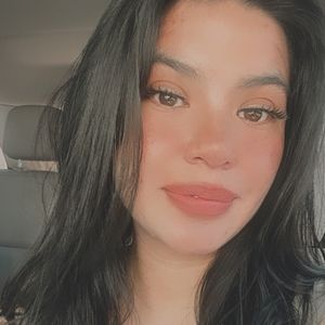 Meet your Posher, Paola